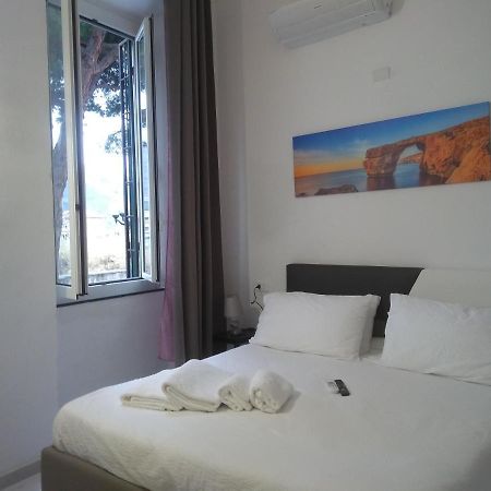 B&B Albenga Casa Panfilo Exteriör bild